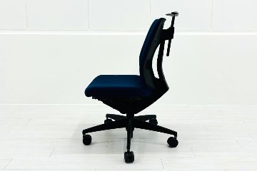 コクヨ ウィザードチェア 肘無 中古 ウィザード2 ローバック 中古オフィス家具 KOKUYO Wizard ブルー ハンガー付きの画像