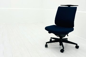 コクヨ ウィザードチェア 肘無 中古 ウィザード2 ローバック 中古オフィス家具 KOKUYO Wizard ブルー ハンガー付きの画像
