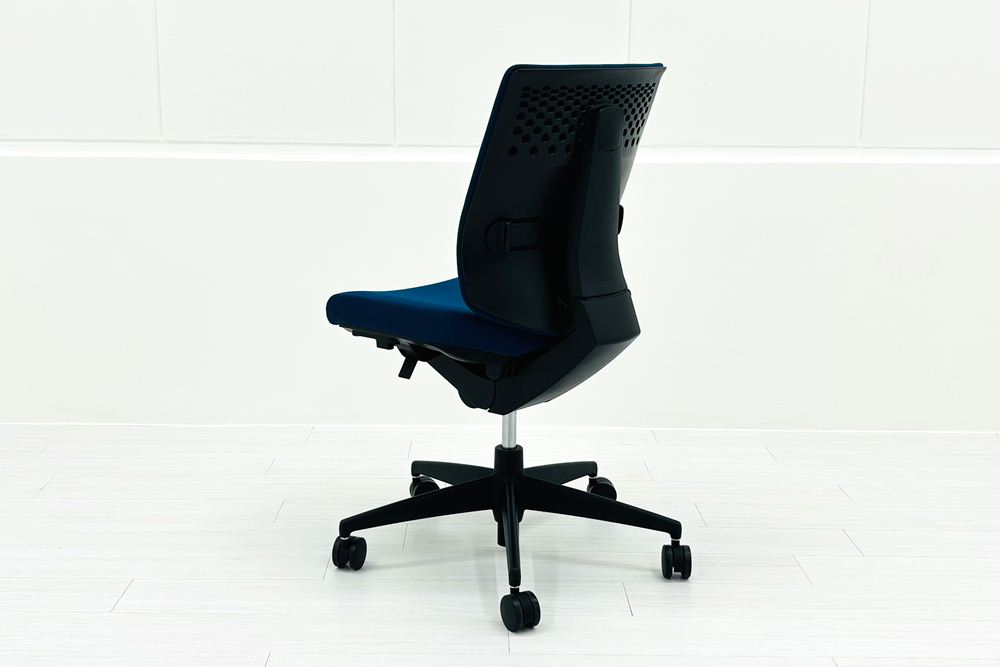 コクヨ ウィザードチェア 肘無 中古 ウィザード2 ローバック 中古オフィス家具 KOKUYO Wizard ブルーの画像