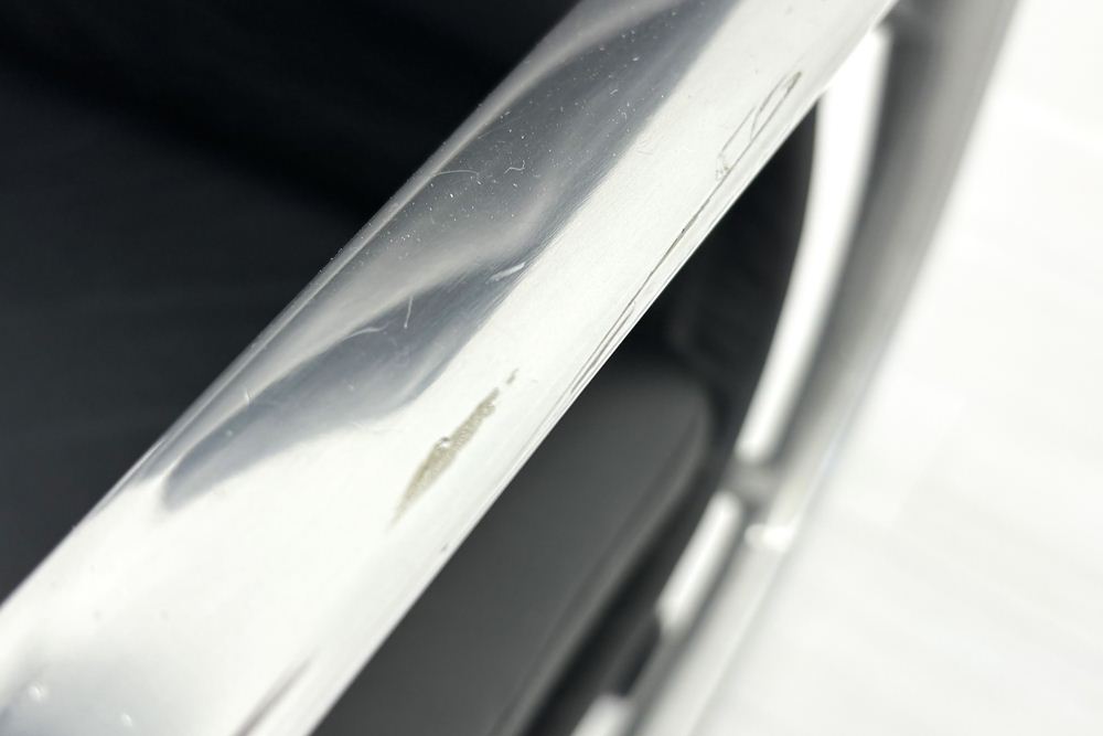 Herman Miller Eames イームズソフトパッドマネジメントチェア 中古 チャールズ&レイ・イームズ ハーマンミラー 皮革 正規品の画像