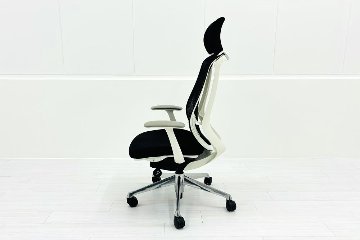 オカムラ シルフィーチェア 中古 2017年製 エクストラハイバック ヘッドレスト付 固定肘 OKAMURA Sylphy 中古オフィス家具 ブラックの画像