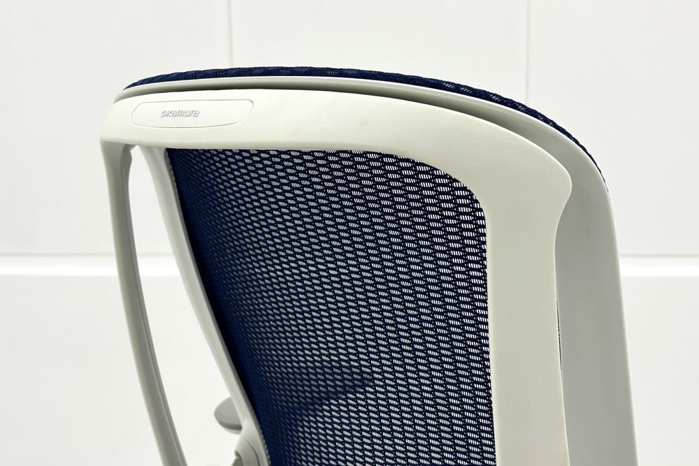 オカムラ シルフィーチェア 中古 2021年製 ハイバック 可動肘 OKAMURA Sylphy クッション 中古オフィス家具 C685BW-FMP3 ミディアムブルーの画像