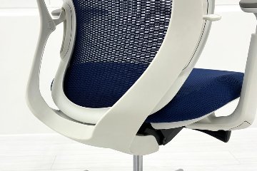 オカムラ シルフィーチェア 中古 2021年製 ハイバック 可動肘 OKAMURA Sylphy クッション 中古オフィス家具 C685BW-FMP3 ミディアムブルーの画像