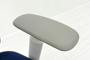 オカムラ シルフィーチェア 中古 2021年製 ハイバック 可動肘 OKAMURA Sylphy クッション 中古オフィス家具 C685BW-FMP3 ミディアムブルーの画像