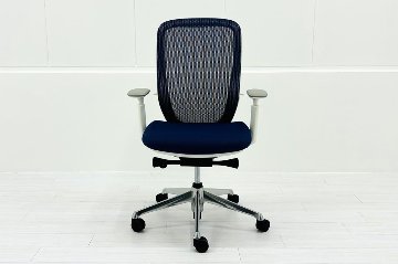 オカムラ シルフィーチェア 中古 2021年製 ハイバック 可動肘 OKAMURA Sylphy クッション 中古オフィス家具 C685BW-FMP3 ミディアムブルーの画像