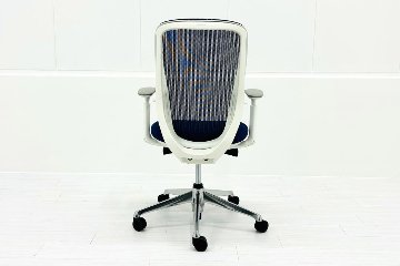 オカムラ シルフィーチェア 中古 2021年製 ハイバック 可動肘 OKAMURA Sylphy クッション 中古オフィス家具 C685BW-FMP3 ミディアムブルーの画像