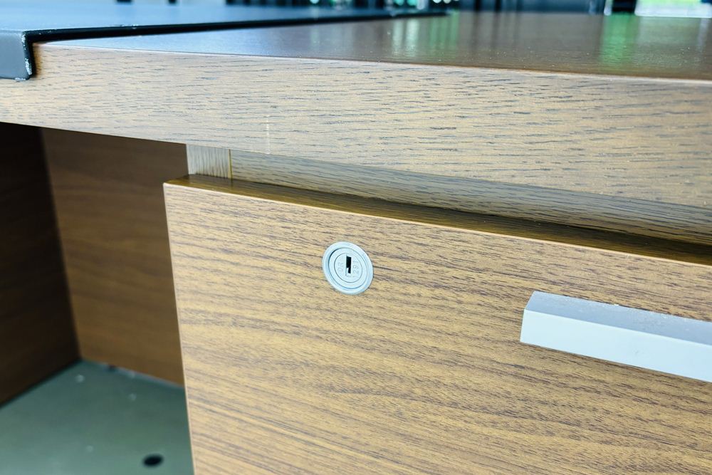 コクヨ 両袖机 幅1800 中古 役員デスク 550シリーズ 役員家具 マネージメントデスク 中古オフィス家具 1800/850/720の画像