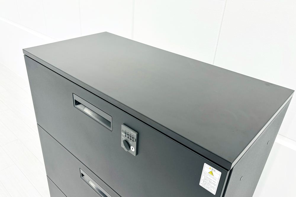コクヨ エディア 3段ラテラル書庫 中古 キャビネット 収納家具 中古オフィス家具 900/450/1130 ブラック ダイヤル錠の画像