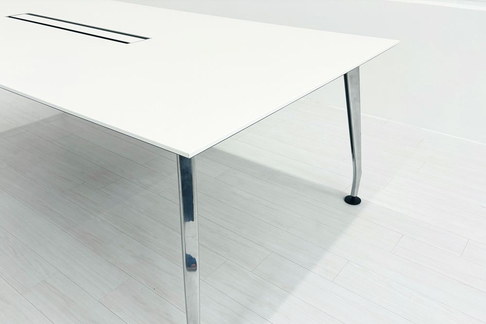 コクヨ サイビ SAIBI ミーティングテーブル 中古 幅2400 ホワイト天板 会議机 中古オフィス家具 2400/1200/720の画像