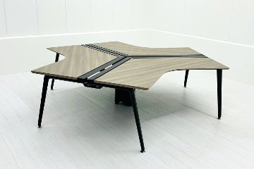 オカムラ プリシード ブーメランデスク 中古 【三台一式タイプ】 幅1200 中古オフィス家具 プライズウッドミディアムの画像