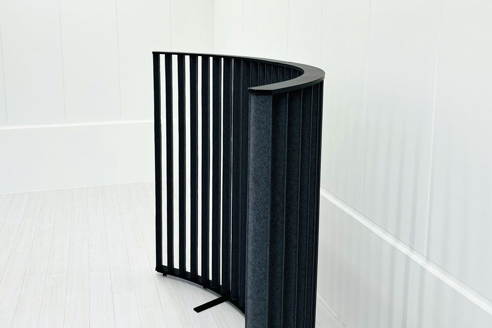 ルーバースクリーン コクヨ ストライプル stripel 中古 ラウンドタイプ 【2枚セット】 パーテーション ファブリックタイプ 1275/500/1630 グレー系色の画像