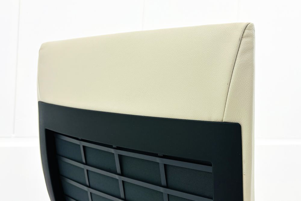 【ポリッシュ脚ピカピカ磨き有！】 ノール Knoll ノル リミックスチェア 中古 2020年製 ハイバック アルミループ肘 アルミミラー脚 レザー ベージュの画像