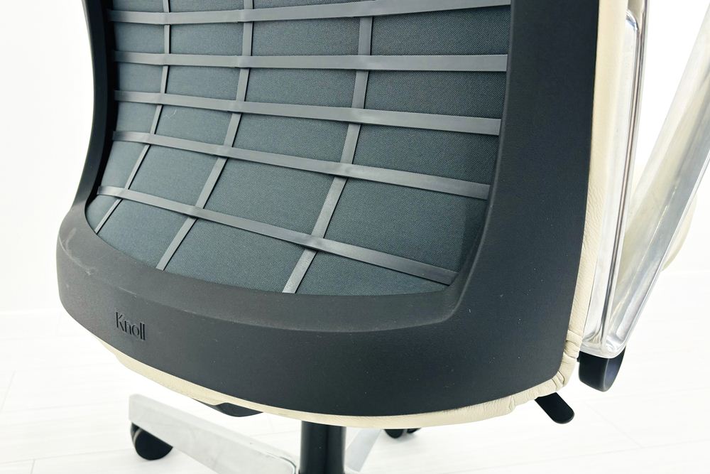 【ポリッシュ脚ピカピカ磨き有！】 ノール Knoll ノル リミックスチェア 中古 2020年製 ハイバック アルミループ肘 アルミミラー脚 レザー ベージュの画像