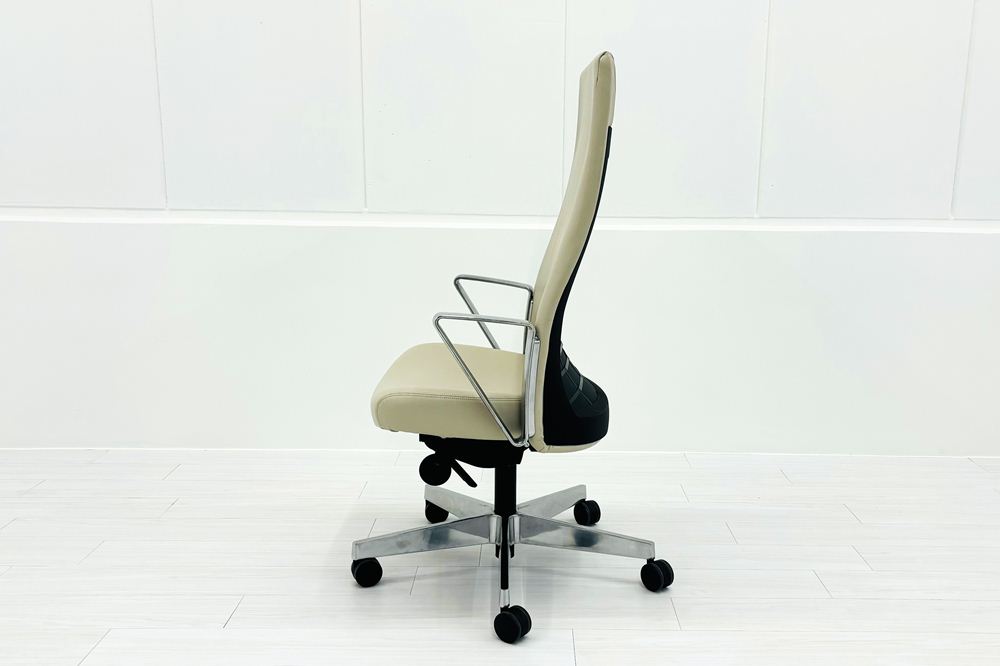 【ポリッシュ脚ピカピカ磨き有！】 ノール Knoll ノル リミックスチェア 中古 2020年製 ハイバック アルミループ肘 アルミミラー脚 レザー ベージュの画像