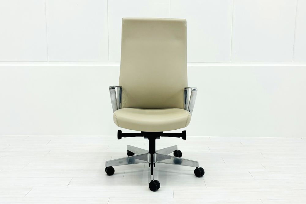 【ポリッシュ脚ピカピカ磨き有！】 ノール Knoll ノル リミックスチェア 中古 2020年製 ハイバック アルミループ肘 アルミミラー脚 レザー ベージュの画像
