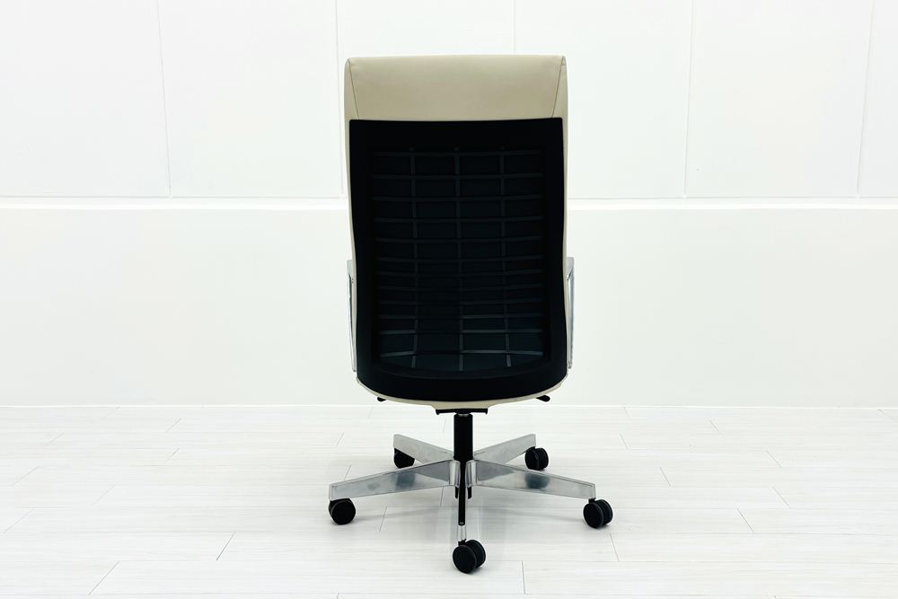 【ポリッシュ脚ピカピカ磨き有！】 ノール Knoll ノル リミックスチェア 中古 2020年製 ハイバック アルミループ肘 アルミミラー脚 レザー ベージュの画像
