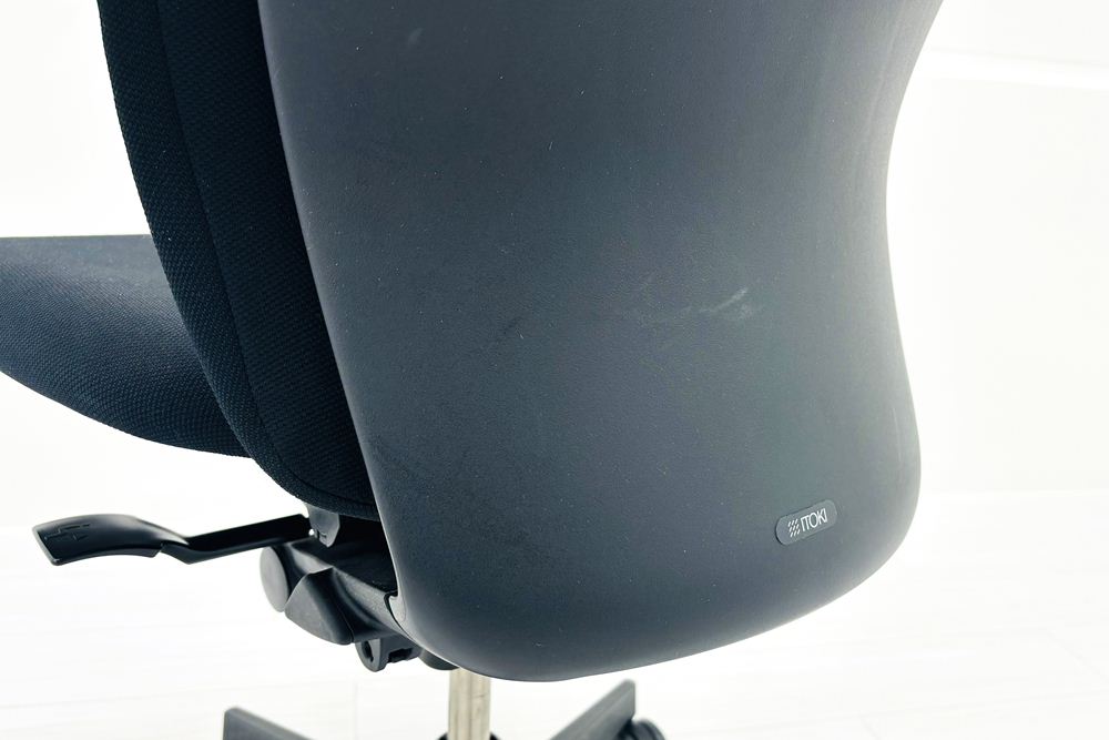 イトーキ フルゴチェア 中古 ITOKI fulgo 肘無 ローバック 事務椅子 中古オフィス家具 ブラックの画像