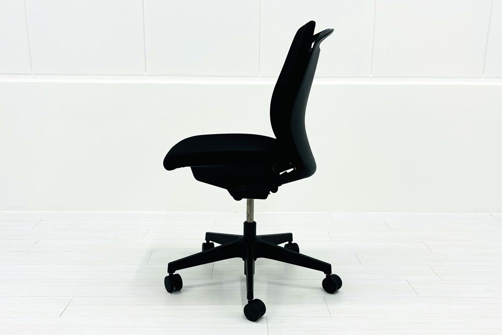 イトーキ フルゴチェア 中古 ITOKI fulgo 肘無 ローバック 事務椅子 中古オフィス家具 ブラックの画像