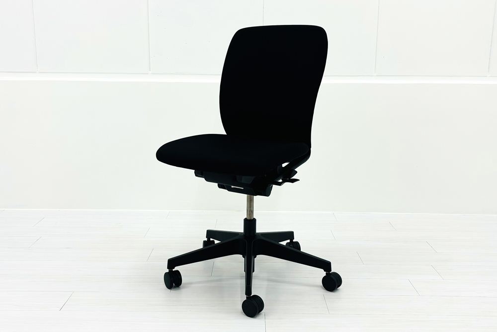 イトーキ　かしこチェア　ブラック 中古】イトーキ(ITOKI) オフィスチェア 肘無しチェア ブラック