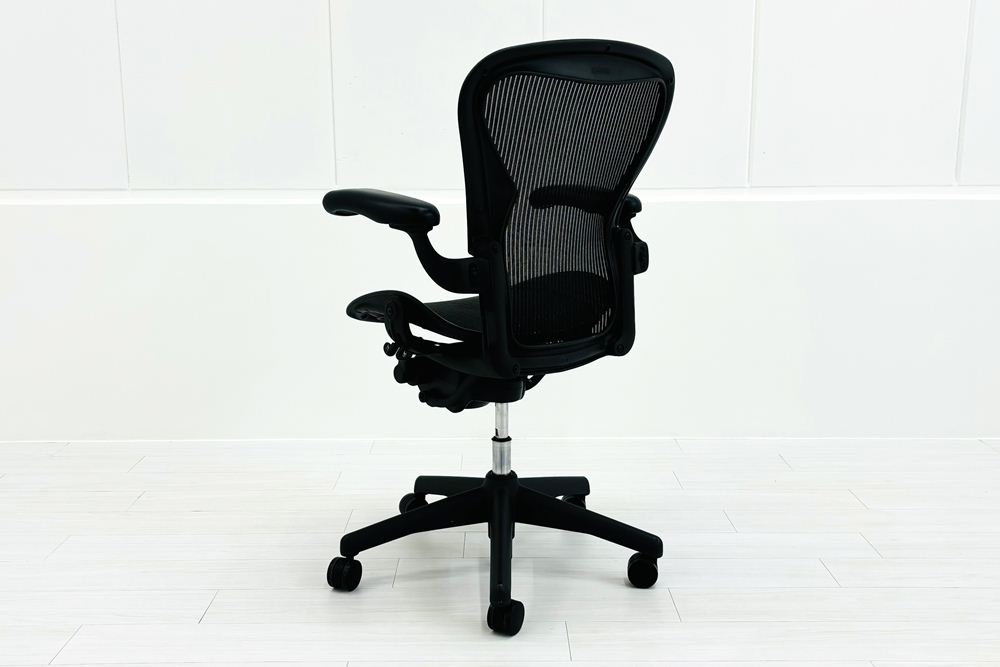 Aeron Chairs アーロンチェア 中古 Bサイズ フル装備 ハーマンミラー アーロン Herman Miller 中古オフィス家具 肘ダイヤルの画像