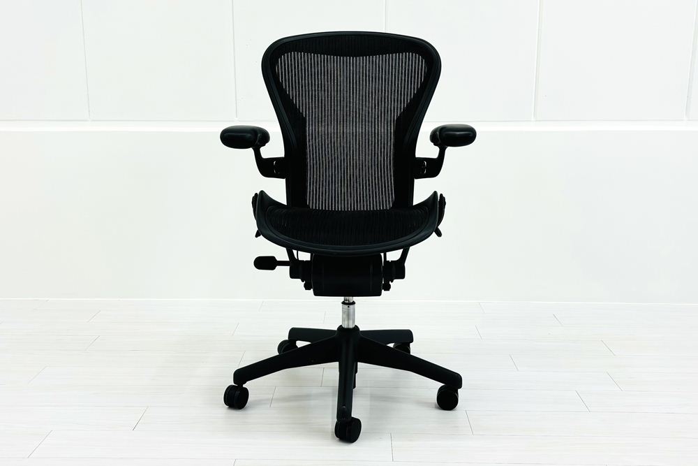 Aeron Chairs アーロンチェア 中古 Bサイズ フル装備 ハーマンミラー アーロン Herman Miller 中古オフィス家具 肘ダイヤルの画像