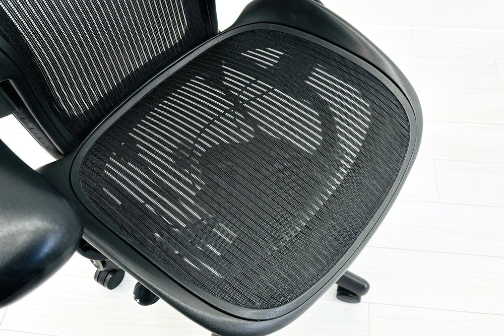 Aeron Chairs アーロンチェア 中古 Bサイズ フル装備 ハーマンミラー アーロン Herman Miller 中古オフィス家具 肘ダイヤルの画像