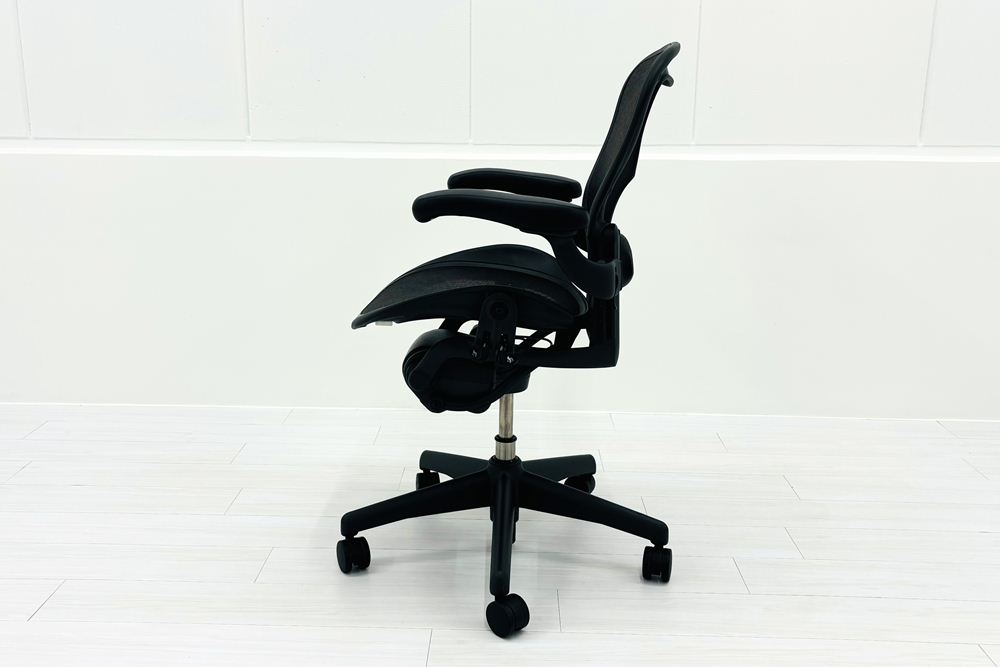 アーロンチェア Aサイズ 中古 フル装備 ハーマンミラー Herman miller Aeron Chair 中古オフィス家具 肘レバーの画像