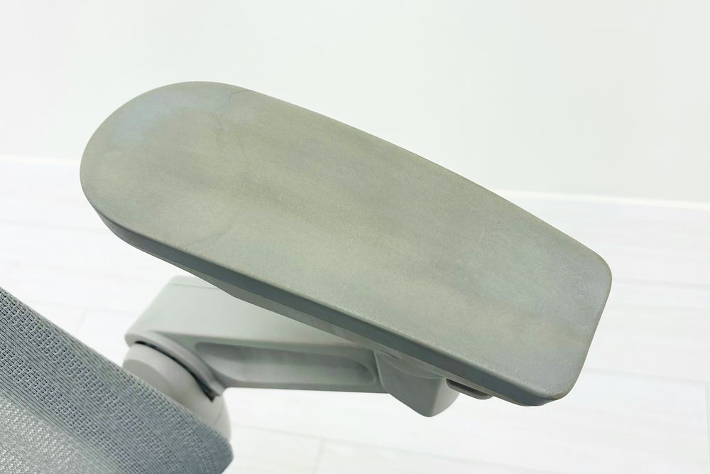 アクトチェア 2020年製 中古 イトーキ Act 可動肘 事務椅子 ITOKI 中古オフィス家具 ホワイトグレーの画像