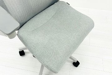アクトチェア 2020年製 中古 イトーキ Act 可動肘 事務椅子 ITOKI 中古オフィス家具 ホワイトグレーの画像