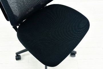 コクヨ デュオラチェア 中古 2022年製 ハイバック 背メッシュ KOKUYO Duora クッション 肘無 中古オフィス家具 ブラックの画像