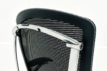 オカムラ コンテッサチェア 中古 OKAMURA Contessa 座クッション 固定肘 中古オフィス家具 ポリッシュフレーム ブラックの画像