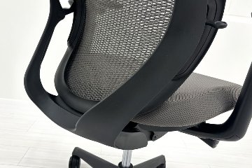 オカムラ シルフィーチェア 中古 2020年製 ハイバック 可動肘 OKAMURA Sylphy 中古オフィスチェア 中古オフィス家具 ミディアムグレーの画像