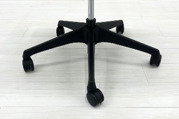 オカムラ シルフィーチェア 中古 2020年製 ハイバック 可動肘 OKAMURA Sylphy 中古オフィスチェア 中古オフィス家具 ミディアムグレーの画像