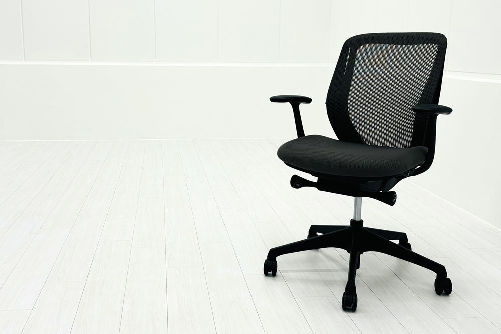 オカムラ シルフィーチェア 中古 2020年製 ローバック 固定肘 OKAMURA Sylphy 中古オフィスチェア 中古オフィス家具 ミディアムグレーの画像