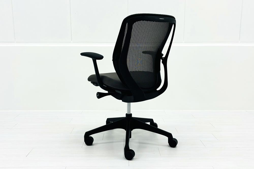 オカムラ シルフィーチェア 中古 2020年製 ローバック 固定肘 OKAMURA Sylphy 中古オフィスチェア 中古オフィス家具 ミディアムグレーの画像