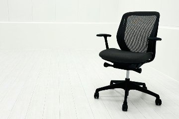 オカムラ シルフィーチェア 中古 2020年製 ローバック 固定肘 OKAMURA Sylphy 中古オフィスチェア 中古オフィス家具 ミディアムグレーの画像