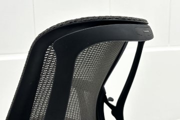 オカムラ シルフィーチェア 中古 2020年製 ローバック 固定肘 OKAMURA Sylphy 中古オフィスチェア 中古オフィス家具 ミディアムグレーの画像