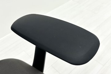 オカムラ シルフィーチェア 中古 2020年製 ローバック 固定肘 OKAMURA Sylphy 中古オフィスチェア 中古オフィス家具 ミディアムグレーの画像