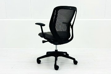 オカムラ シルフィーチェア 中古 2020年製 ローバック 固定肘 OKAMURA Sylphy 中古オフィスチェア 中古オフィス家具 ミディアムグレーの画像