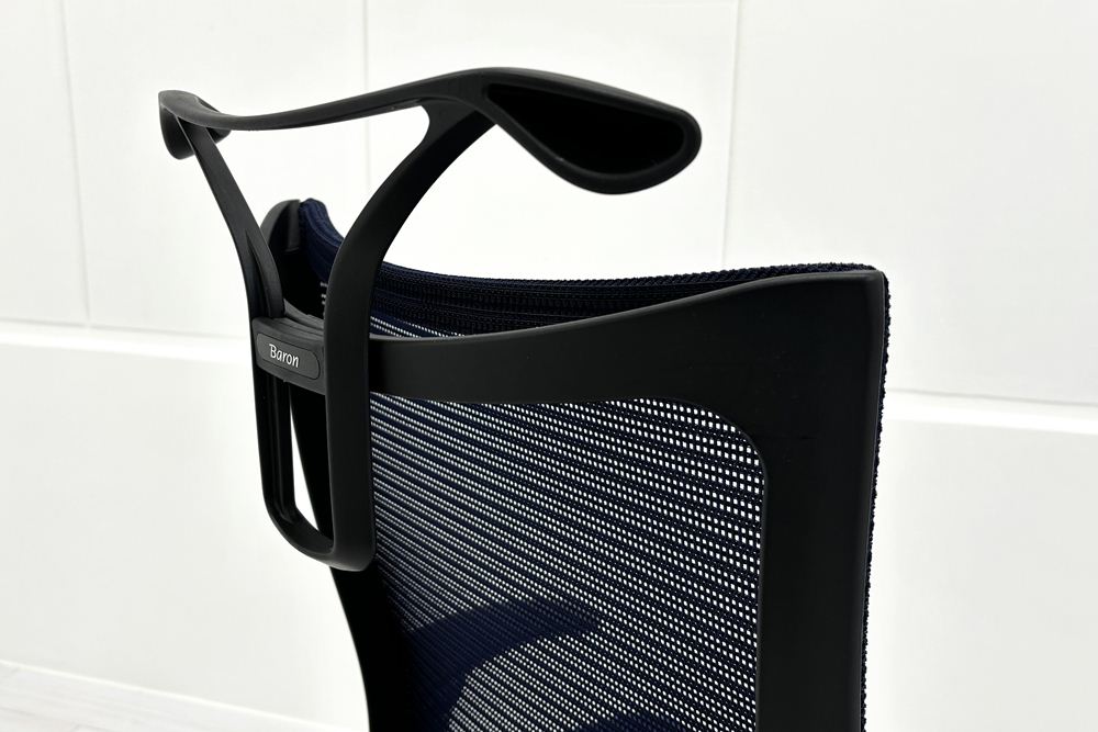 オカムラ バロンチェア 中古 2018年製 可動肘(アジャストアーム) ハイバック 座クッション 中古オフィス家具 ダークブルー OKAMURA Baronの画像