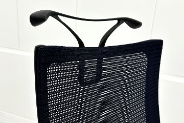 オカムラ バロンチェア 中古 2018年製 可動肘(アジャストアーム) ハイバック 座クッション 中古オフィス家具 ダークブルー OKAMURA Baronの画像