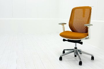 シルフィーチェア オカムラ 中古 2016年製 ハイバック 可動肘 Sylphy クッション 中古オフィス家具 中古オフィスチェア オレンジの画像