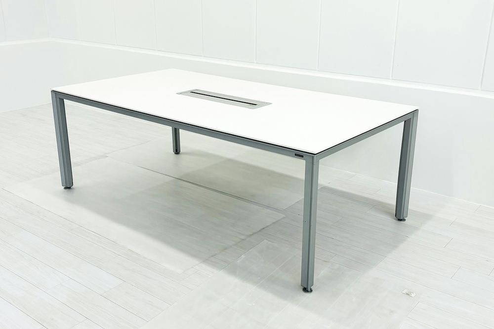 オカムラ 小型会議テーブル 中古 幅2100 ミーティングテーブル ワークテーブル 中古オフィス家具 2100/1100/720の画像