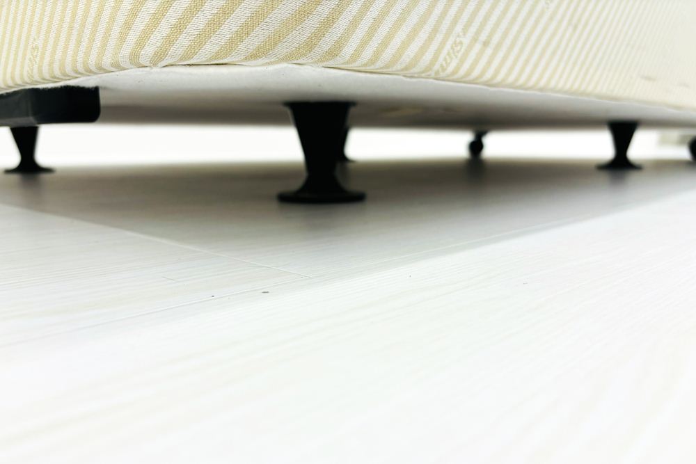【土浦市倉庫引き取り限定】 セミダブル シモンズ ベッド 中古 展示品 幅1400mm SIMMONS ビューティーレスト 中古オフィス家具 1400/1950/460の画像