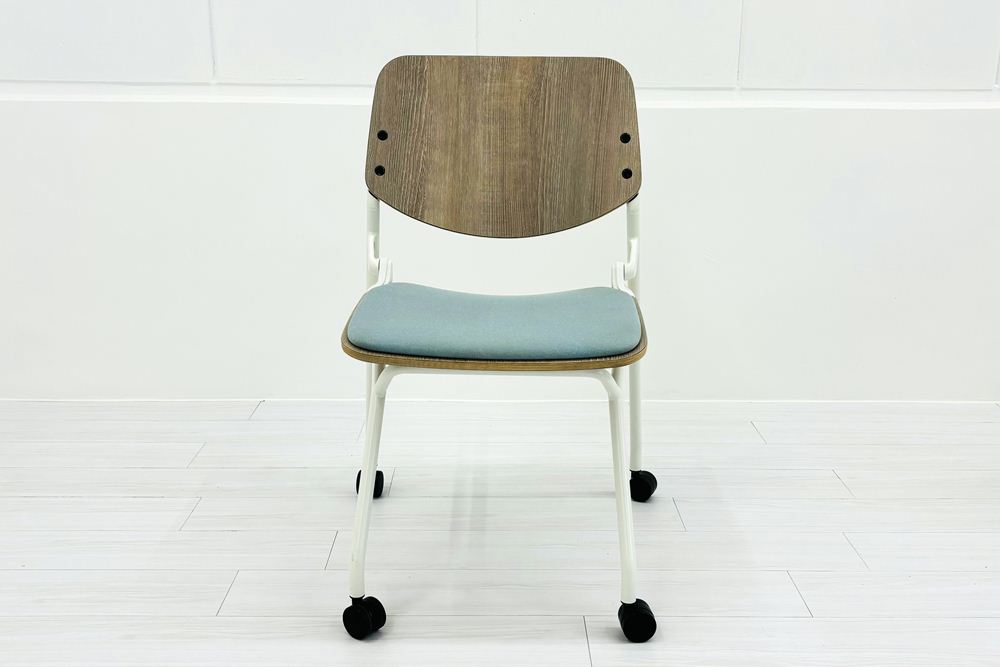 オカムラ ライブス ネスティングチェア 中古 【4脚セット】 Lives Nesting Chair ミーティングチェア 会議椅子 中古オフィス家具 セージの画像