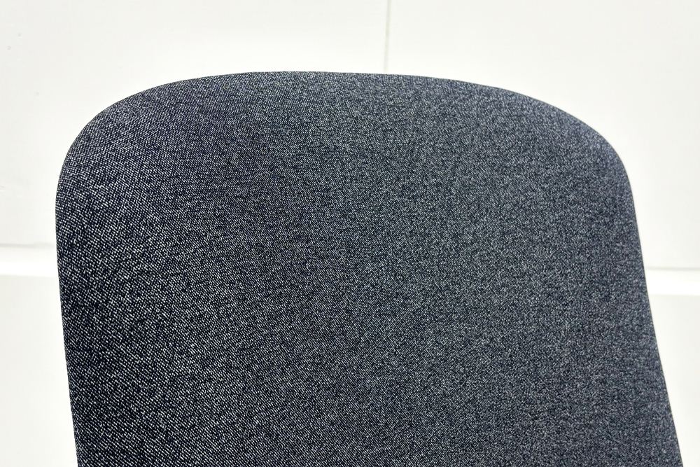 シルフィーチェア オカムラ 中古 2017年製 ハイバック 可動肘 Sylphy クッション 中古オフィス家具 中古オフィスチェア インディゴの画像