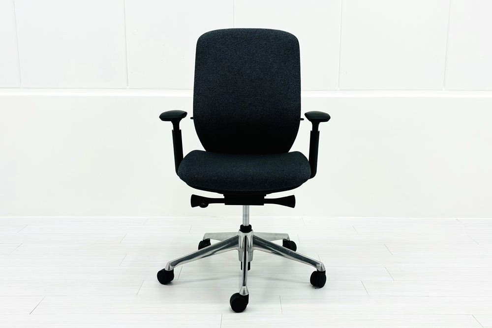 シルフィーチェア オカムラ 中古 2017年製 ハイバック 可動肘 Sylphy クッション 中古オフィス家具 中古オフィスチェア インディゴの画像