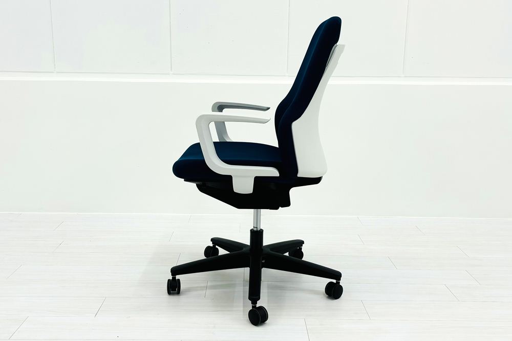 コクヨ グーフォチェア 中古 ハイバック KOKUYO gufo クッション 固定肘 中古オフィス家具 中古オフィスチェア ブルーの画像