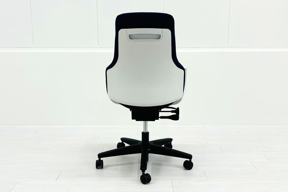 コクヨ グーフォチェア 中古 ハイバック KOKUYO gufo クッション 固定肘 中古オフィス家具 中古オフィスチェア ブルーの画像