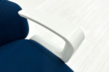コクヨ グーフォチェア 中古 ハイバック KOKUYO gufo クッション 固定肘 中古オフィス家具 中古オフィスチェア ブルーの画像